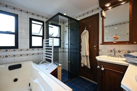 Apartamento à venda com 271m², 5 quartos e 4 vagasBanheiro da Suíte  3