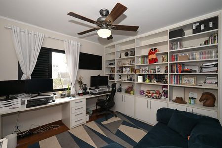 Apartamento à venda com 271m², 5 quartos e 4 vagasSuíte 2