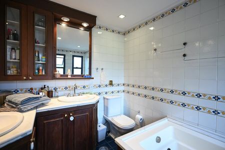 Apartamento à venda com 271m², 5 quartos e 4 vagasBanheiro da Suíte  3