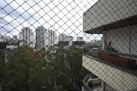 Apartamento à venda com 271m², 5 quartos e 4 vagasVista da Suíte 2