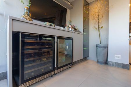 Apartamento à venda com 110m², 2 quartos e 2 vagas Apartamento à venda com 110m², 2 quartos e 2 vagasVaranda Gourmet