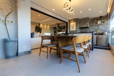 Apartamento à venda com 110m², 2 quartos e 2 vagas Apartamento à venda com 110m², 2 quartos e 2 vagasVaranda Gourmet