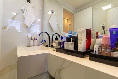 Apartamento à venda com 110m², 2 quartos e 2 vagas Apartamento à venda com 110m², 2 quartos e 2 vagasBanheiro 1