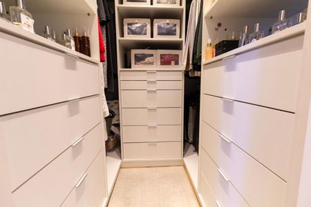 Apartamento à venda com 110m², 2 quartos e 2 vagas Apartamento à venda com 110m², 2 quartos e 2 vagasCloset