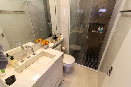 Apartamento à venda com 110m², 2 quartos e 2 vagas Apartamento à venda com 110m², 2 quartos e 2 vagasBanheiro 2