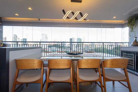 Apartamento à venda com 110m², 2 quartos e 2 vagas Apartamento à venda com 110m², 2 quartos e 2 vagasVaranda Gourmet