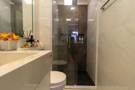 Apartamento à venda com 110m², 2 quartos e 2 vagas Apartamento à venda com 110m², 2 quartos e 2 vagasBanheiro 2