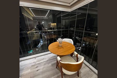 Apartamento à venda com 74m², 3 quartos e 2 vagas Apartamento à venda com 74m², 3 quartos e 2 vagasVaranda