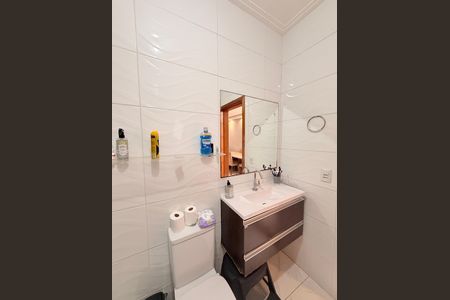 Casa à venda com 169m², 3 quartos e 6 vagasBanheiro Social