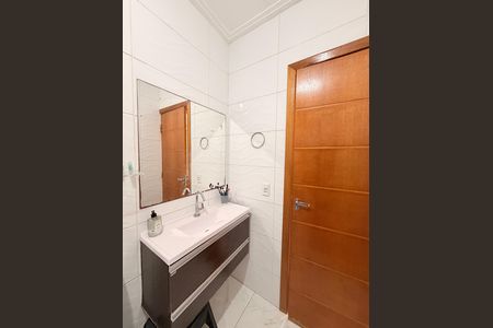 Casa à venda com 169m², 3 quartos e 6 vagasBanheiro Social