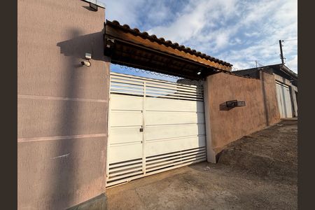 Casa à venda com 169m², 3 quartos e 6 vagasFachada