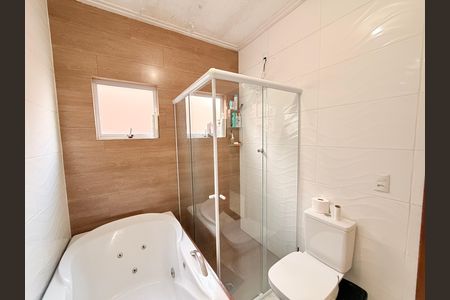 Casa à venda com 169m², 3 quartos e 6 vagasBanheiro da Suíte