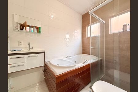 Casa à venda com 169m², 3 quartos e 6 vagasBanheiro da Suíte