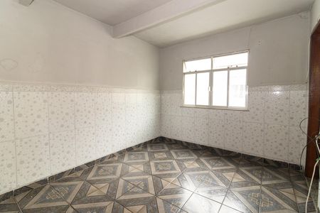 Sala de casa para alugar com 2 quartos, 40m² em Realengo, Rio de Janeiro