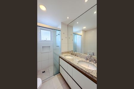 Apartamento à venda com 106m², 3 quartos e 2 vagasBanheiro da Suíte