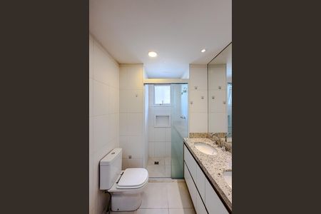 Apartamento à venda com 106m², 3 quartos e 2 vagasBanheiro da Suíte