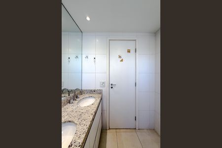 Apartamento à venda com 106m², 3 quartos e 2 vagasBanheiro da Suíte