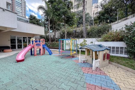 Apartamento à venda com 106m², 3 quartos e 2 vagasÁrea comum - Playground