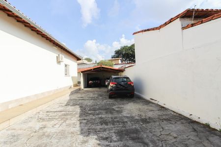 Casa para alugar com 477m², 3 quartos e 8 vagas Casa para alugar com 477m², 3 quartos e 8 vagasGaragem
