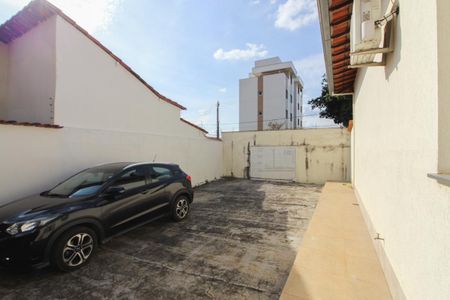 Casa para alugar com 477m², 3 quartos e 8 vagas Casa para alugar com 477m², 3 quartos e 8 vagasGaragem