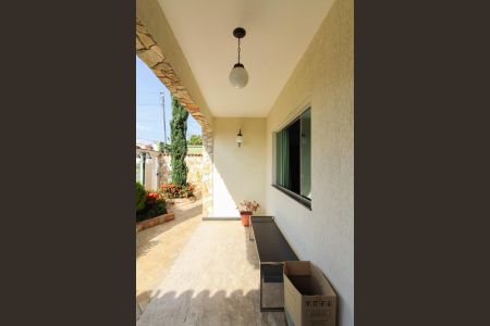Casa para alugar com 477m², 3 quartos e 8 vagas Casa para alugar com 477m², 3 quartos e 8 vagasVaranda