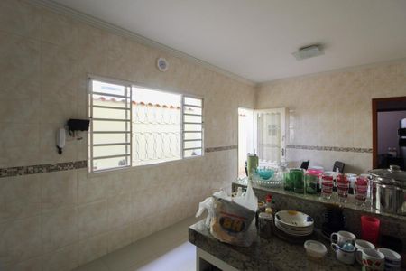 Casa para alugar com 477m², 3 quartos e 8 vagas Casa para alugar com 477m², 3 quartos e 8 vagasCozinha e Copa