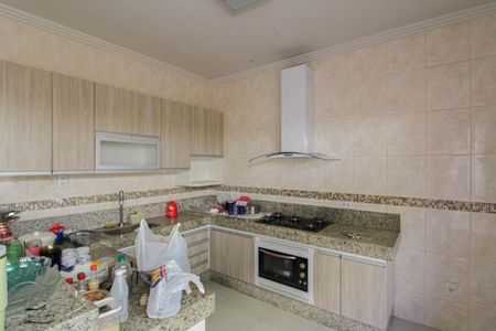 Casa para alugar com 477m², 3 quartos e 8 vagas Casa para alugar com 477m², 3 quartos e 8 vagasCozinha e Copa