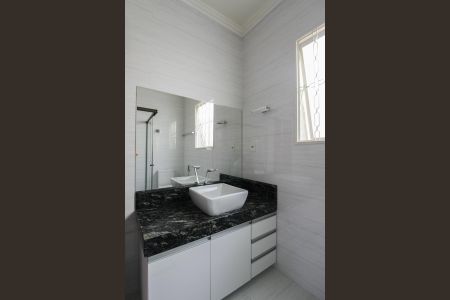 Casa para alugar com 477m², 3 quartos e 8 vagas Casa para alugar com 477m², 3 quartos e 8 vagasBanheiro Social