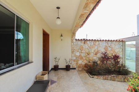 Casa para alugar com 477m², 3 quartos e 8 vagas Casa para alugar com 477m², 3 quartos e 8 vagasVaranda