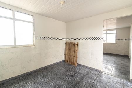 Sala de casa para alugar com 1 quarto, 40m² em Realengo, Rio de Janeiro