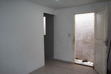Casa para alugar com 2 quartos, 30m² em Jardim Guiomar, São Paulo