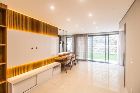 Sala  de casa de condomínio à venda com 3 quartos, 153m² em Alphaville, Santana de Parnaíba