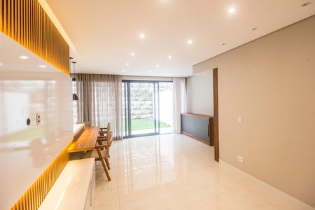 Casa de condomínio à venda com 153m², 3 quartos e 3 vagas Casa de condomínio à venda com 153m², 3 quartos e 3 vagasSala