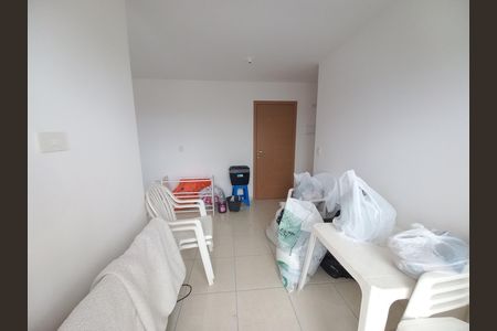 Sala de apartamento para alugar com 2 quartos, 46m² em Parque Sao Vicente, São Vicente