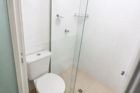Banheiro de kitnet/studio para alugar com 1 quarto, 25m² em Santa Cruz, Belo Horizonte