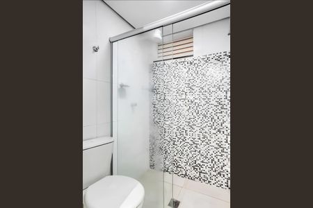 Banheiro de kitnet/studio para alugar com 1 quarto, 25m² em Santa Cruz, Belo Horizonte