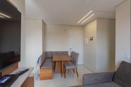 Sala de apartamento para alugar com 2 quartos, 43m² em Jardim Ipaussurama, Campinas