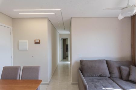 Sala de apartamento para alugar com 2 quartos, 43m² em Jardim Ipaussurama, Campinas