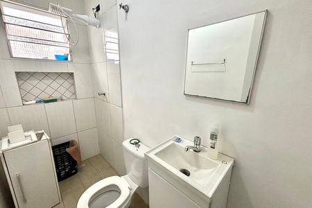 Banheiro  de casa para alugar com 1 quarto, 50m² em Jardim Maringa, São Paulo