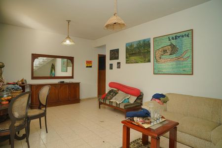 Sala de casa para alugar com 4 quartos, 480m² em Recanto de Itaipuaçu, Maricá