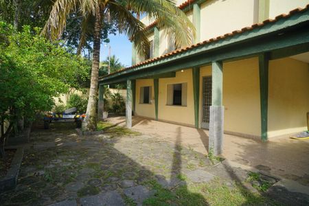 Casa para alugar com 480m², 4 quartos e 3 vagas Casa para alugar com 480m², 4 quartos e 3 vagasQuintal