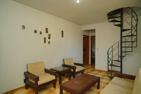Sala de TV de casa para alugar com 4 quartos, 480m² em Recanto de Itaipuaçu, Maricá