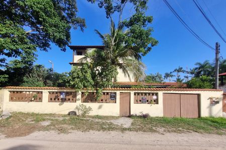 Casa para alugar com 480m², 4 quartos e 3 vagas Casa para alugar com 480m², 4 quartos e 3 vagasFachada