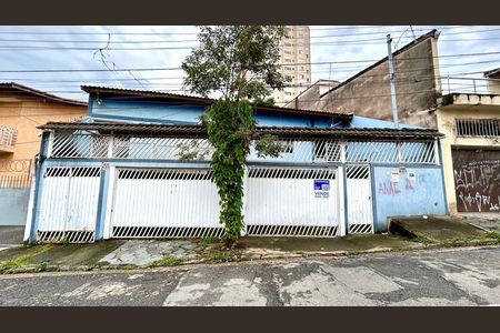 Casa para alugar com 250m², 4 quartos e 2 vagas Casa para alugar com 250m², 4 quartos e 2 vagasPlaca instalada na fachada do imóvel