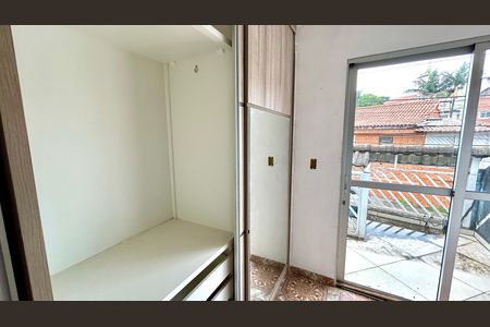 Casa para alugar com 250m², 4 quartos e 2 vagas Casa para alugar com 250m², 4 quartos e 2 vagasCloset da suíte