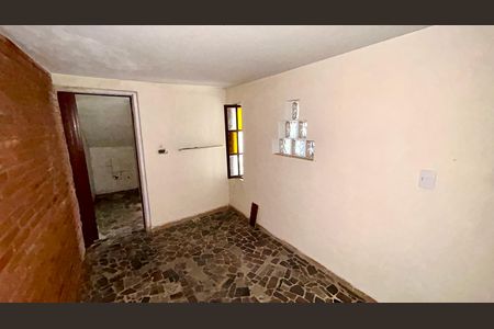 Casa para alugar com 250m², 4 quartos e 2 vagas Casa para alugar com 250m², 4 quartos e 2 vagasSala