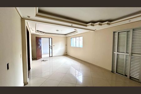 Casa para alugar com 250m², 4 quartos e 2 vagas Casa para alugar com 250m², 4 quartos e 2 vagasSala
