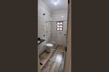 Banheiro de casa para alugar com 2 quartos, 104m² em Aviação, Praia Grande