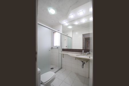 Apartamento à venda com 97m², 3 quartos e 2 vagas Apartamento à venda com 97m², 3 quartos e 2 vagasBanheiro da Suíte