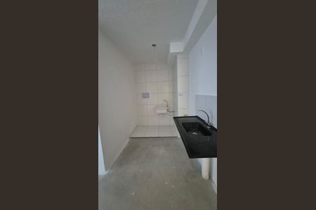 Cozinha de apartamento à venda com 2 quartos, 34m² em Jardim São Luís, São Paulo